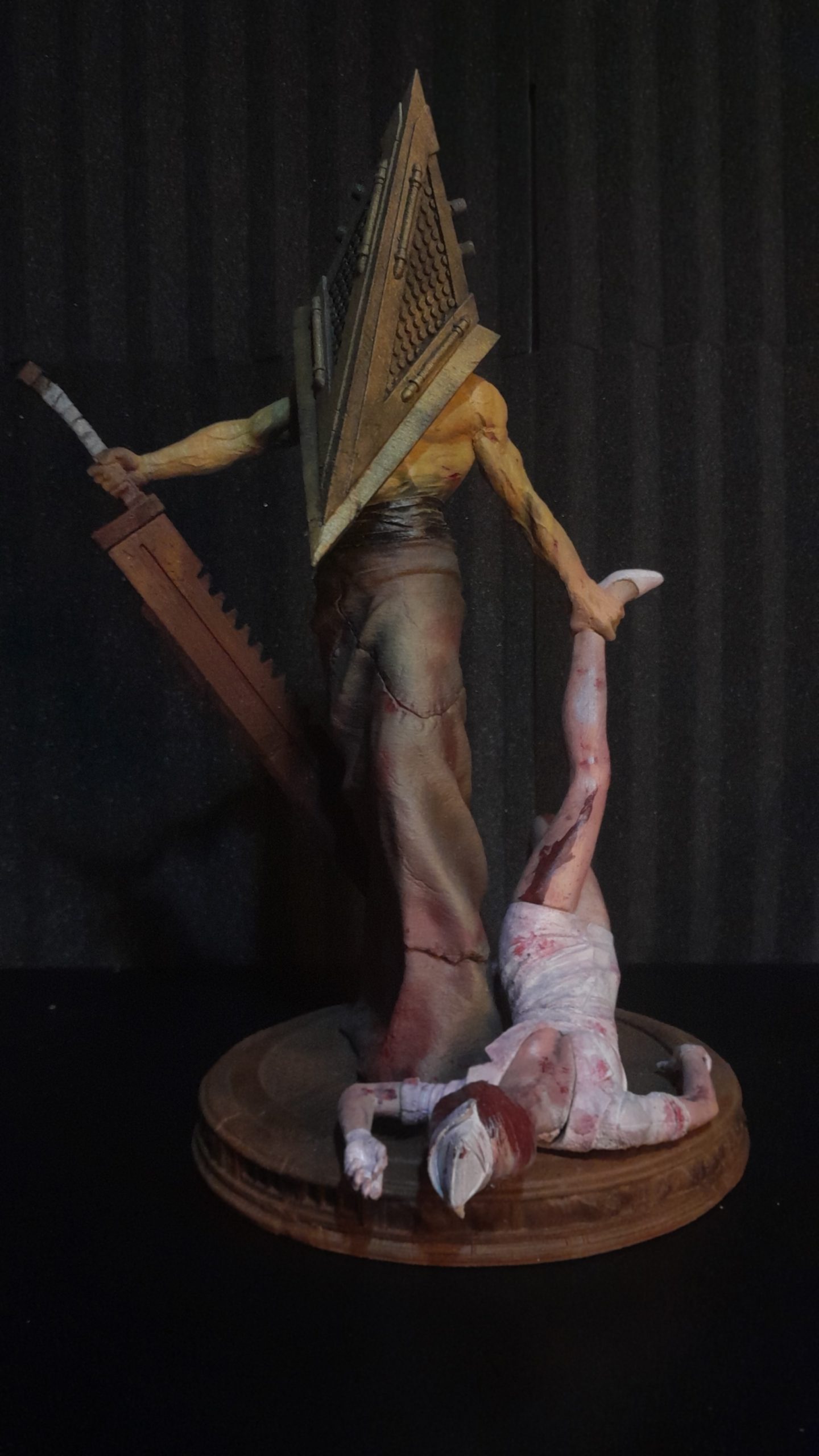 پیرامید هد از سایلنت هیل | pyramid head silent hill